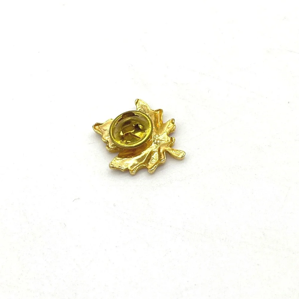 Red Enamel Maple Leaf Lapel Pin Gold Tone Canadian Souvenir Hat Pin 1 Inch